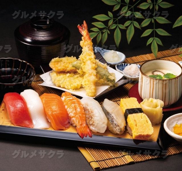 握セット（天ぷら）。お寿司・天ぷらは出来立てをご提供。
